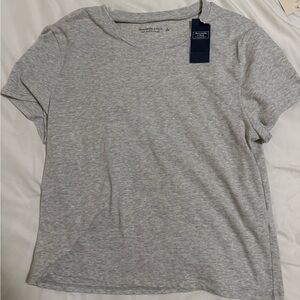 Abercrombie & Fitch Light Gray Short Sleeve Tee